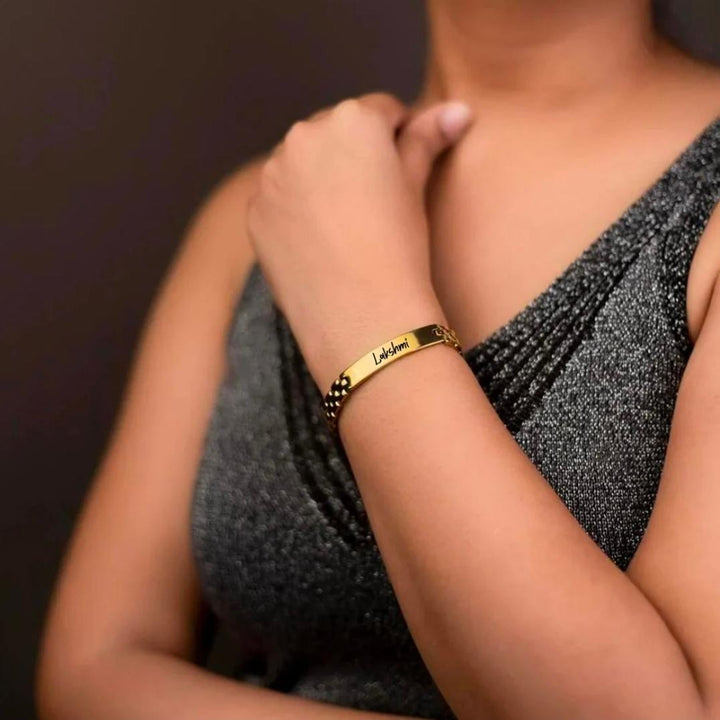Gold custom bracelet with name for anniversary gift - Zestpics