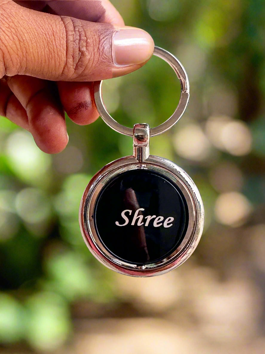 custom name engraved round keyring | Zestpics