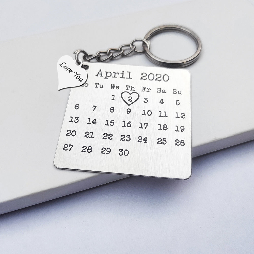 anniversary date keychain, keychain with date of anniversary, calendar couple keychain, love keychain calendar, keychain with calendar date, calendar keychain anniversary india, anniversary date keychain india