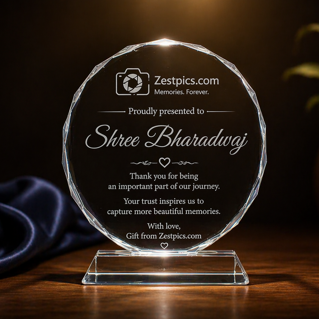 Personalized crystal trophy with LED base | Zestpics
