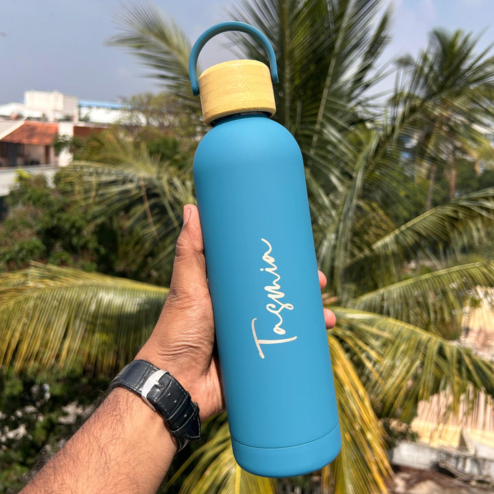 The perfect on-the-go companion: Personalized Fossil Flask with leakproof lid and temperature control.