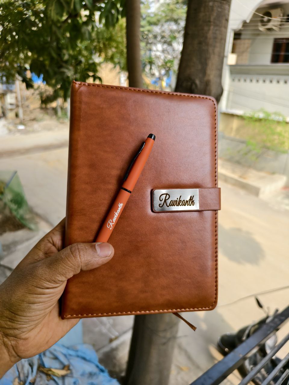 Personalised Leather Diary with Engraved Pen | Zestpics