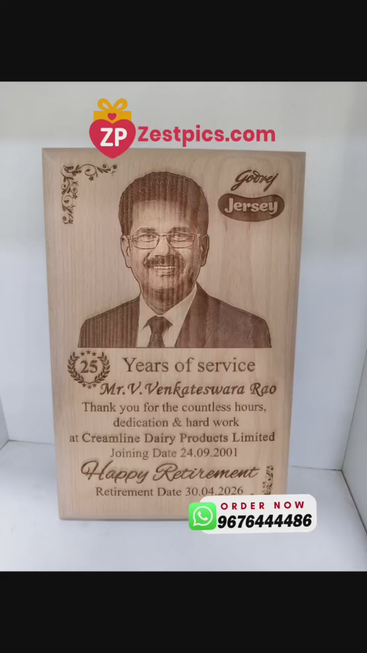 retirement gift wooden frame with name and message | Zestpics