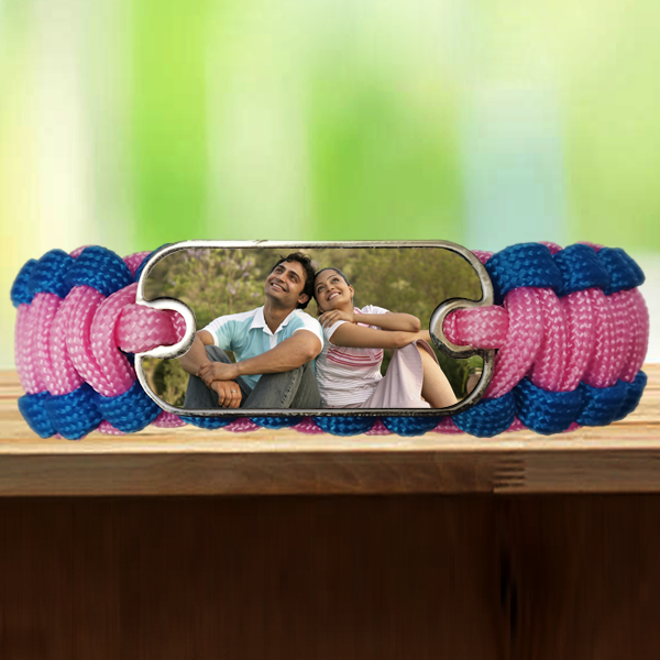Create Personalized Valentine/ Love Bands with your own photo or message online. Customized Valentine’s Day gifts are good idea to express your love. 